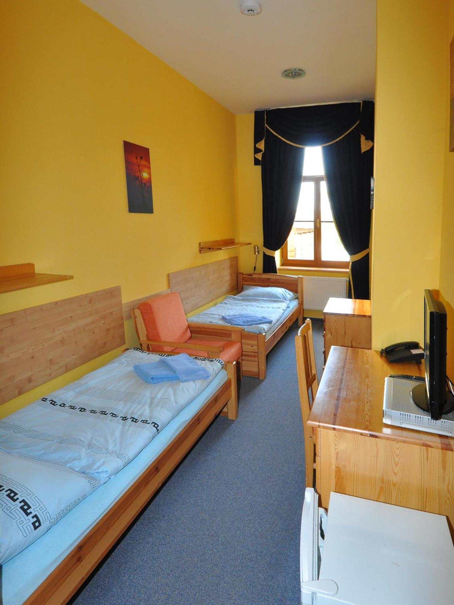 Hotel U Radnice Louny Ruang foto