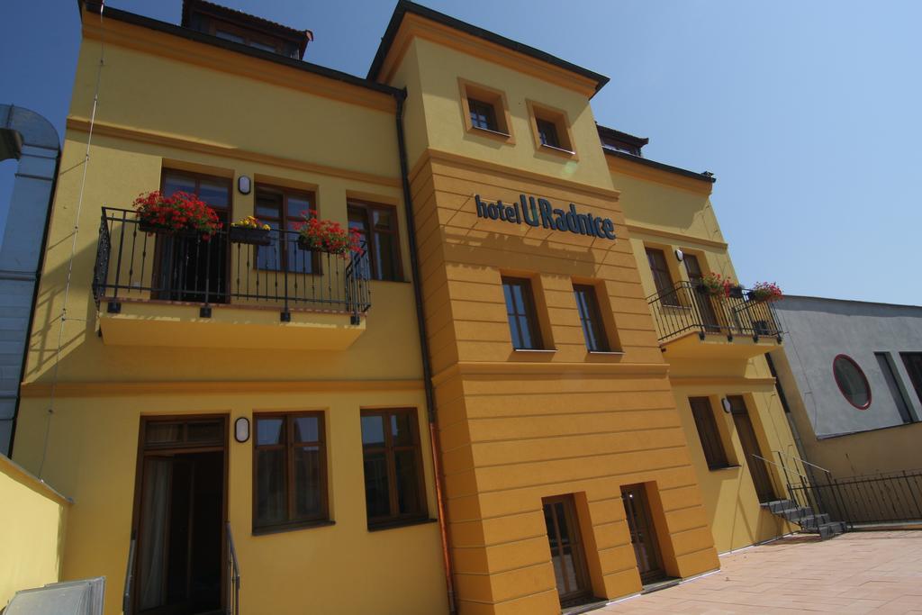Hotel U Radnice Louny Bagian luar foto