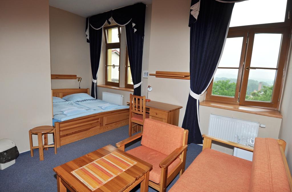 Hotel U Radnice Louny Bagian luar foto