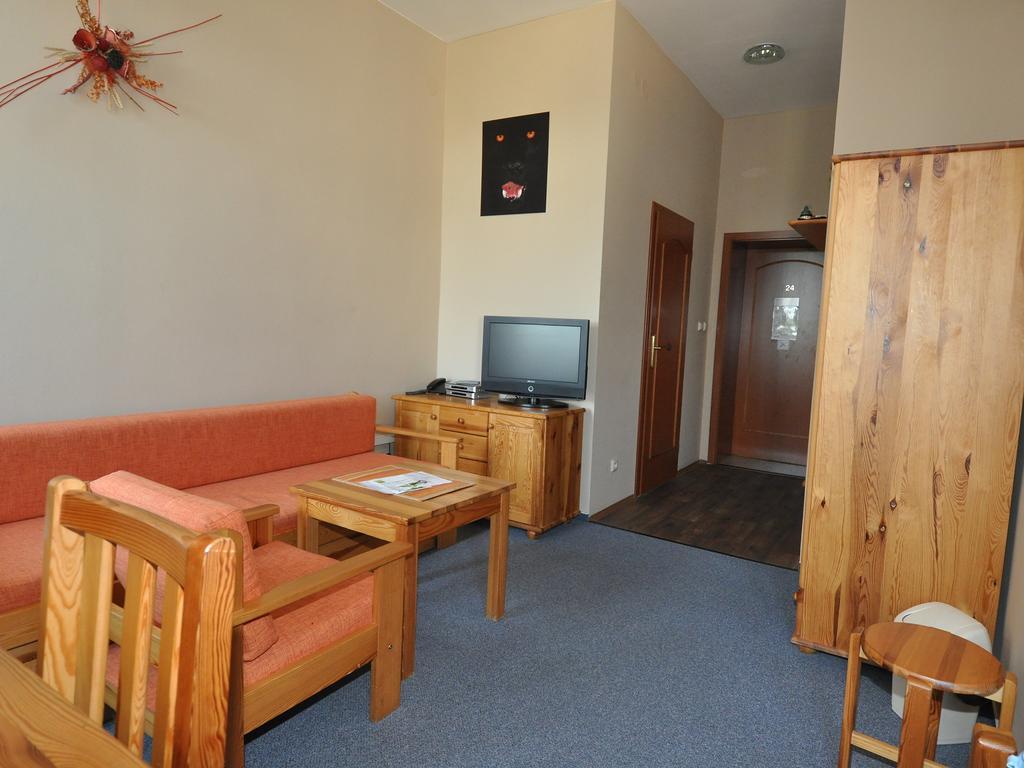 Hotel U Radnice Louny Bagian luar foto