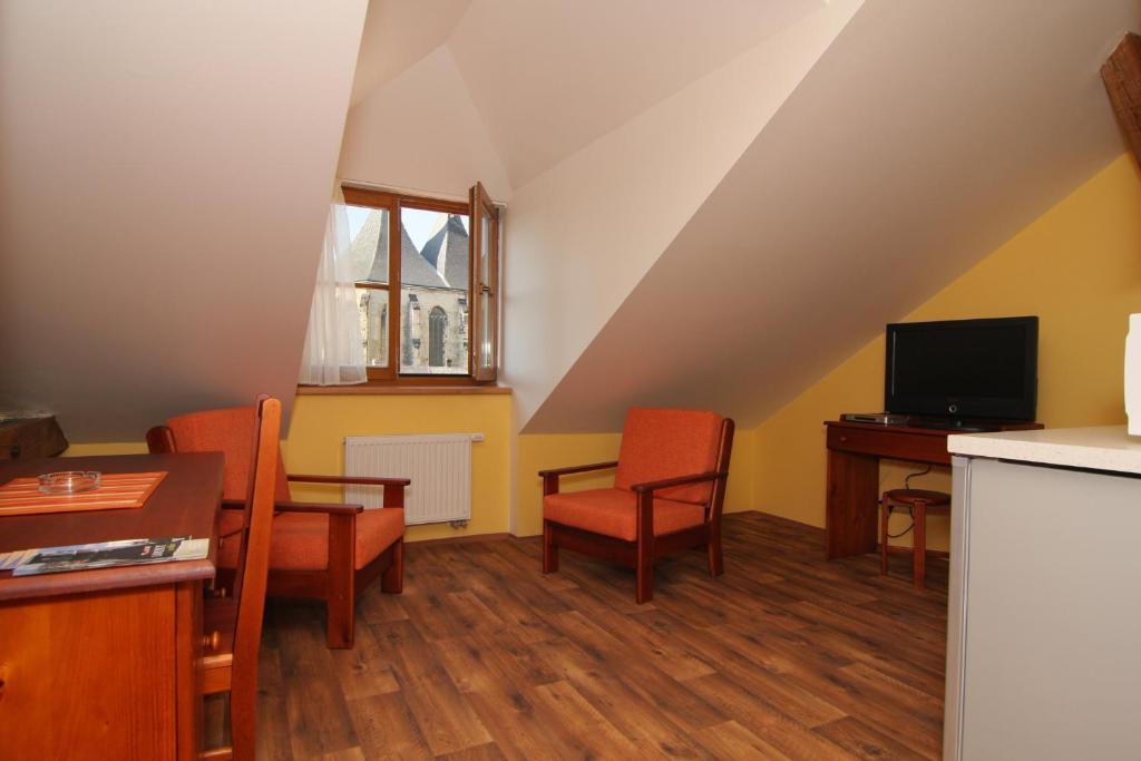 Hotel U Radnice Louny Ruang foto