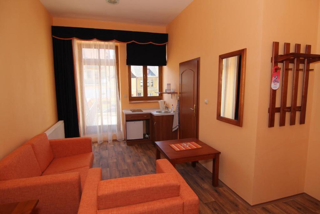 Hotel U Radnice Louny Ruang foto