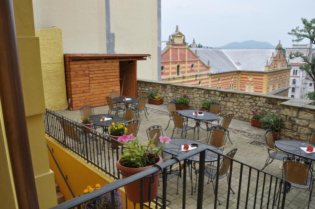 Hotel U Radnice Louny Bagian luar foto
