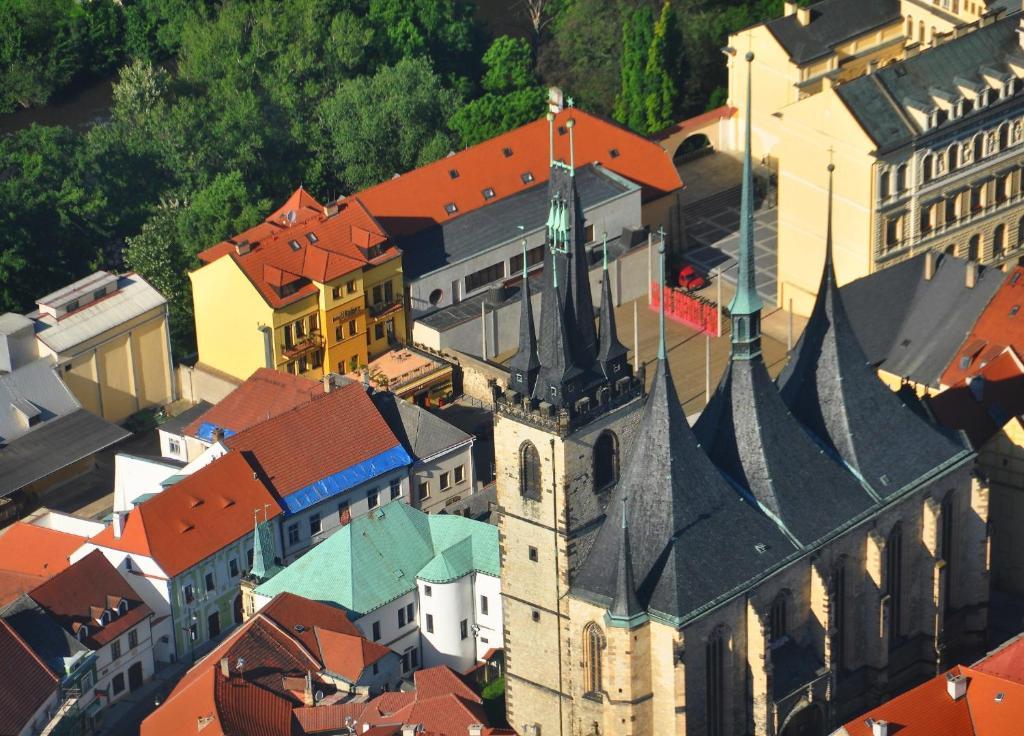 Hotel U Radnice Louny Bagian luar foto